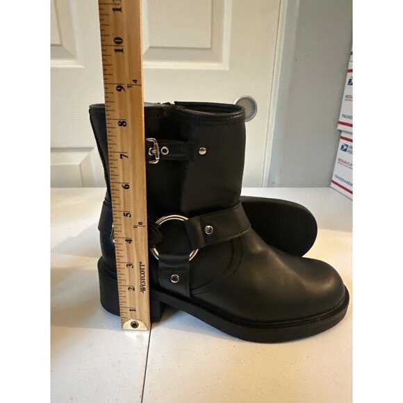 Universal Thread Women’s Connor Black Ankle Buckle Boots memory foam size 8 NWT - Picture 4 of 7